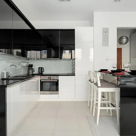 Apartamento Piekny Z Ogrodkiem I Tarasem & Parking By Renters *