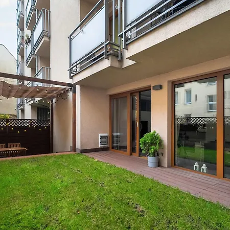 Piekny Z Ogrodkiem I Tarasem & Parking By Renters Apartamento