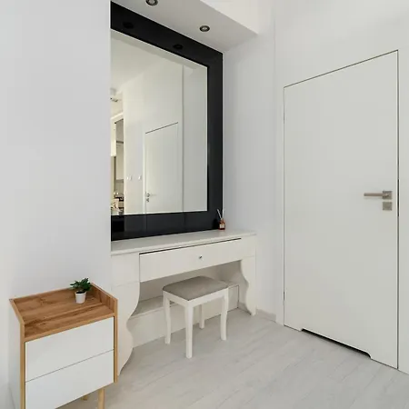 Piekny Z Ogrodkiem I Tarasem & Parking By Renters Apartamento