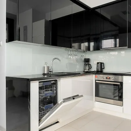 Apartamento Piekny Z Ogrodkiem I Tarasem & Parking By Renters *