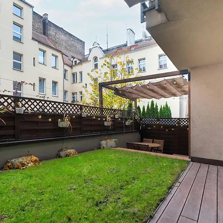 Apartamento Piekny Z Ogrodkiem I Tarasem & Parking By Renters Poznan